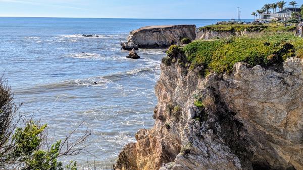 Bird rock @ Dinosaur Caves Park